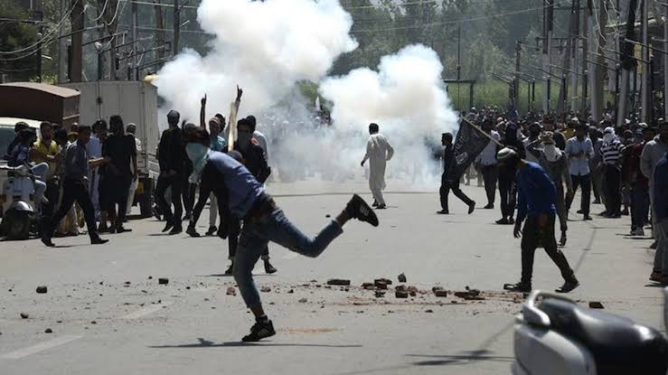 #Endbadgovernance: Police officers mistakenly kill colleague while trying to shoot peaceful protesters in Katsina